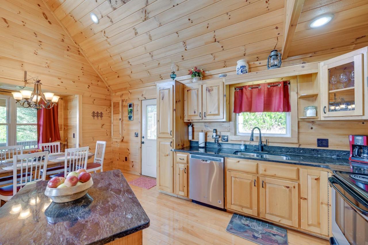 Warm And Cozy Cabin With Deck On Top Of The Blue Ridge Fancy Gap Exterior photo